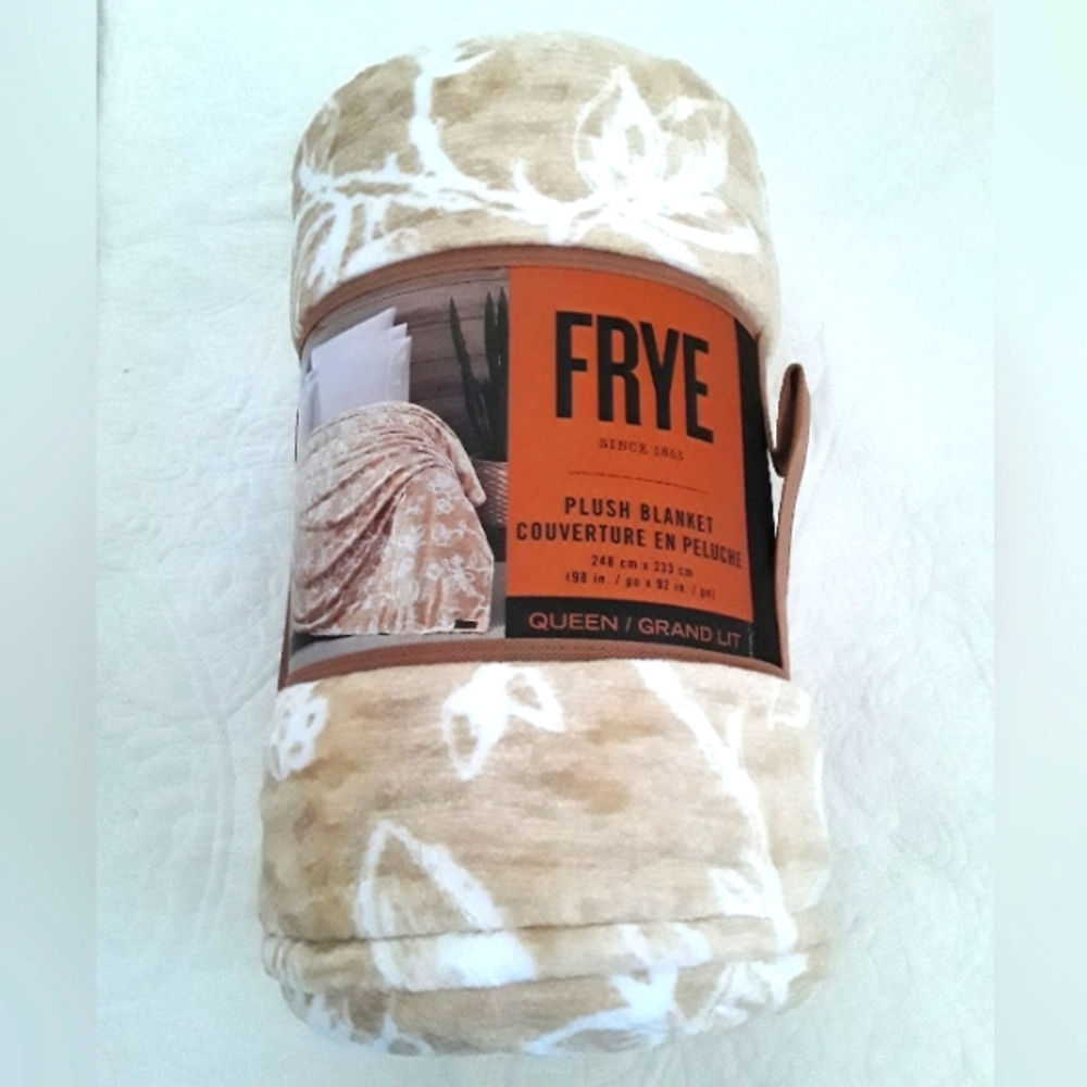 FRYE BEIGE & WHITE PLUSH BLANKET